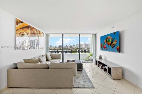 Condo in Aventura, Florida, 2 bedrooms  № 1942361 - photo 10