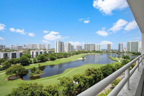 Condo in Aventura, Florida, 2 bedrooms  № 1942361 - photo 2
