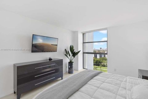 Condo in Aventura, Florida, 2 bedrooms  № 1942361 - photo 13
