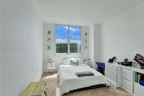 Copropriété à vendre à Hallandale Beach, Floride: 3 chambres, 159.42 m2 № 1997721 - photo 15