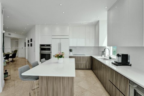 Copropriété à vendre à Hallandale Beach, Floride: 3 chambres, 159.42 m2 № 1997721 - photo 4