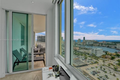 Copropriété à vendre à Hallandale Beach, Floride: 3 chambres, 159.42 m2 № 1997721 - photo 27