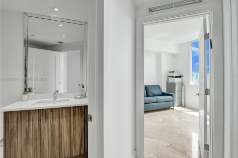 Copropriété à vendre à Hallandale Beach, Floride: 3 chambres, 159.42 m2 № 1997721 - photo 22