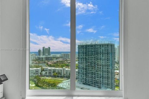 Copropriété à vendre à Hallandale Beach, Floride: 3 chambres, 159.42 m2 № 1997721 - photo 17