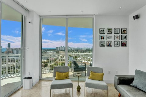 Copropriété à vendre à Hallandale Beach, Floride: 3 chambres, 159.42 m2 № 1997721 - photo 9