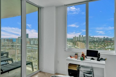 Copropriété à vendre à Hallandale Beach, Floride: 3 chambres, 159.42 m2 № 1997721 - photo 26