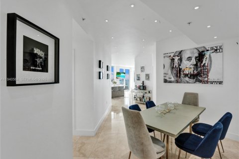 Copropriété à vendre à Hallandale Beach, Floride: 3 chambres, 159.42 m2 № 1997721 - photo 12