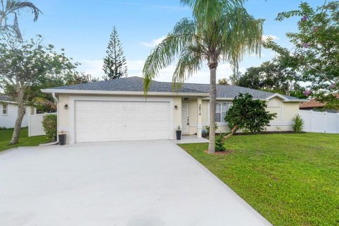 Villa ou maison à Port St. Lucie, Floride 3 chambres, 125.6 m2 № 2177507