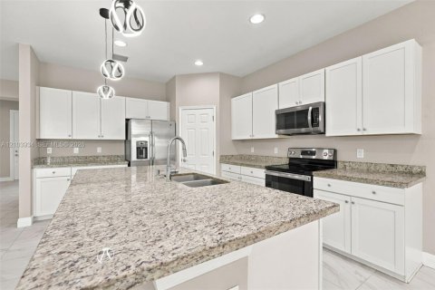 Villa ou maison à vendre à Port St. Lucie, Floride: 4 chambres, 279.26 m2 № 2409049 - photo 12