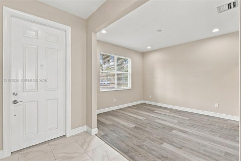 Villa ou maison à vendre à Port St. Lucie, Floride: 4 chambres, 279.26 m2 № 2409049 - photo 6