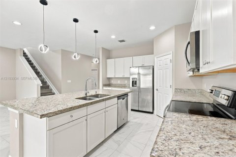 Villa ou maison à vendre à Port St. Lucie, Floride: 4 chambres, 279.26 m2 № 2409049 - photo 13