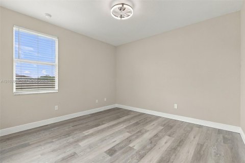 Villa ou maison à vendre à Port St. Lucie, Floride: 4 chambres, 279.26 m2 № 2409049 - photo 29