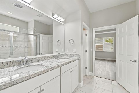 Villa ou maison à vendre à Port St. Lucie, Floride: 4 chambres, 279.26 m2 № 2409049 - photo 21