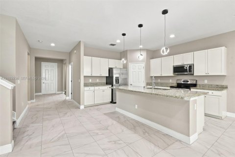 Villa ou maison à vendre à Port St. Lucie, Floride: 4 chambres, 279.26 m2 № 2409049 - photo 11