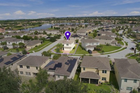Villa ou maison à vendre à Port St. Lucie, Floride: 4 chambres, 279.26 m2 № 2409049 - photo 4