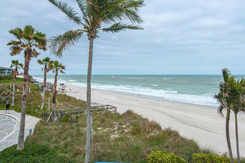 Copropriété à vendre à Vero Beach, Floride: 3 chambres, 528.06 m2 № 2172015 - photo 2