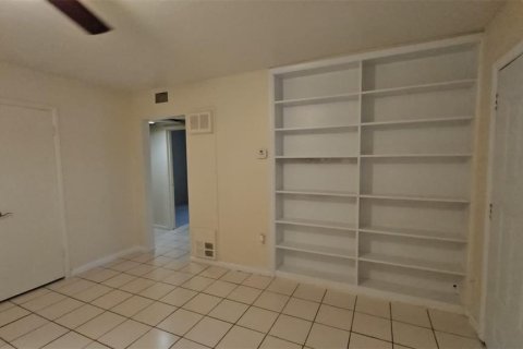 Propiedad comercial en venta en Port Charlotte, Florida, 6 dormitorios, 195.47 m2 № 2207248 - foto 3
