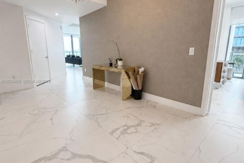 Condo in Miami, Florida, 3 bedrooms № 2086916 - photo 11
