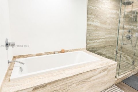 Condo in Miami, Florida, 3 bedrooms № 2086916 - photo 26