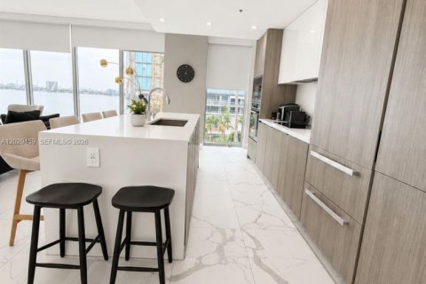 Condo in Miami, Florida, 3 bedrooms № 2086916 - photo 7