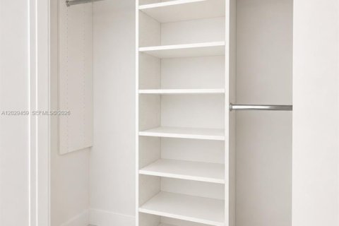 Condo in Miami, Florida, 3 bedrooms № 2086916 - photo 18