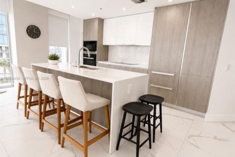 Condo in Miami, Florida, 3 bedrooms № 2086916 - photo 6