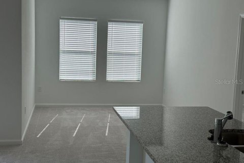Villa ou maison à louer à Winter Haven, Floride: 4 chambres, 176.51 m2 № 1919932 - photo 5