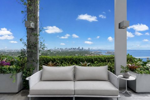 Condo in Miami, Florida, 5 bedrooms № 2088323 - photo 27