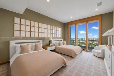 Condo in Miami, Florida, 5 bedrooms № 2088323 - photo 17