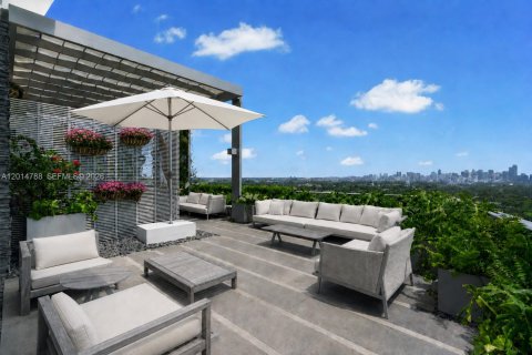 Condo in Miami, Florida, 5 bedrooms № 2088323 - photo 12