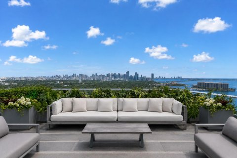 Condo in Miami, Florida, 5 bedrooms № 2088323 - photo 14