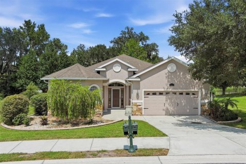 House in Ocala, Florida 3 bedrooms, 182.27 sq.m. № 2314875