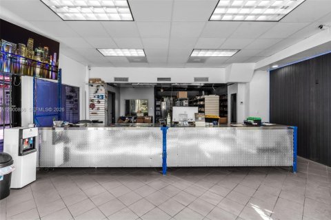 Immobilier commercial à vendre à Miami, Floride № 2065134 - photo 3