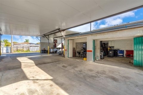 Immobilier commercial à vendre à Miami, Floride № 2065134 - photo 4