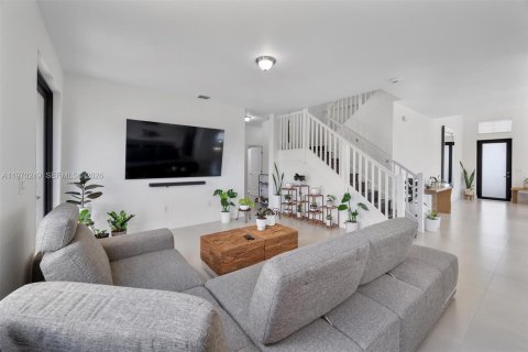 Купить виллу или дом в Майами, Флорида 5 спален, 255.57м2, № 2032545 - фото 12