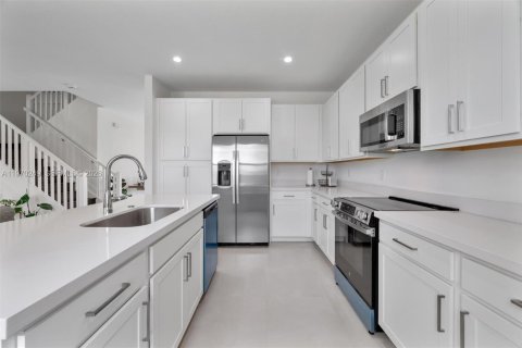 Купить виллу или дом в Майами, Флорида 5 спален, 255.57м2, № 2032545 - фото 15