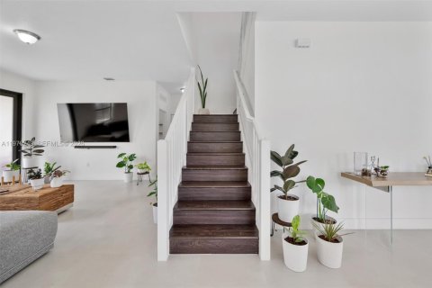 Купить виллу или дом в Майами, Флорида 5 спален, 255.57м2, № 2032545 - фото 18