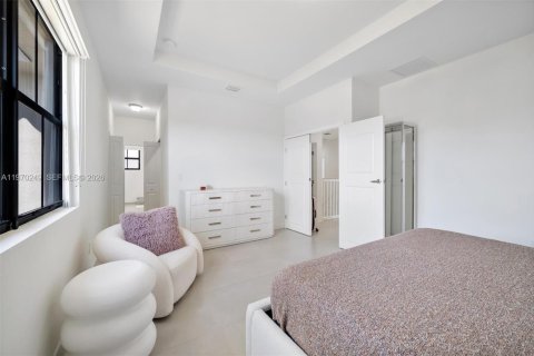 Купить виллу или дом в Майами, Флорида 5 спален, 255.57м2, № 2032545 - фото 20