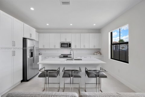 Купить виллу или дом в Майами, Флорида 5 спален, 255.57м2, № 2032545 - фото 14