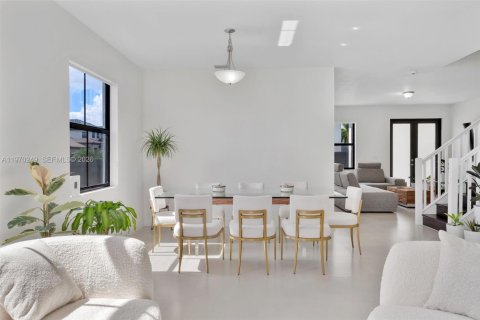 Купить виллу или дом в Майами, Флорида 5 спален, 255.57м2, № 2032545 - фото 9