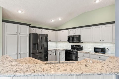 Casa en venta en The Villages, Florida, 3 dormitorios, 156.54 m2 № 1918376 - foto 12