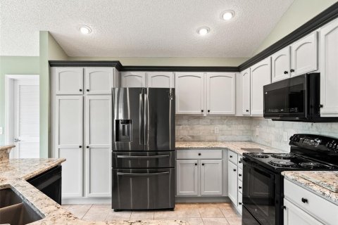 Casa en venta en The Villages, Florida, 3 dormitorios, 156.54 m2 № 1918376 - foto 15