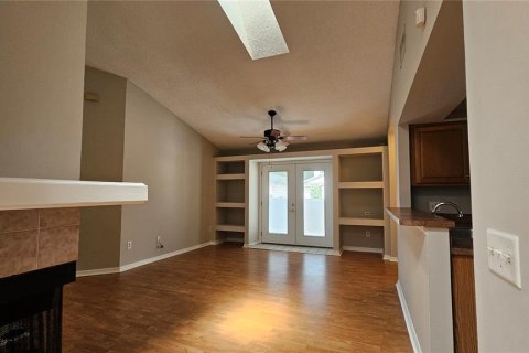 Casa en alquiler en Orlando, Florida, 3 dormitorios, 121.79 m2 № 1912846 - foto 4