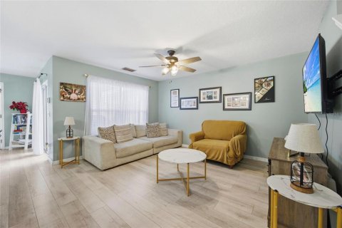 Adosado en venta en Orlando, Florida, 2 dormitorios, 159.23 m2 № 2116310 - foto 11