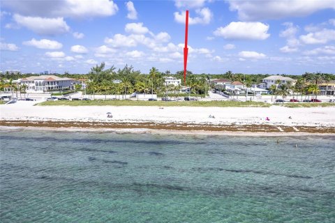 Villa ou maison à louer à Fort Lauderdale, Floride: 4 chambres, 211.63 m2 № 676820 - photo 1