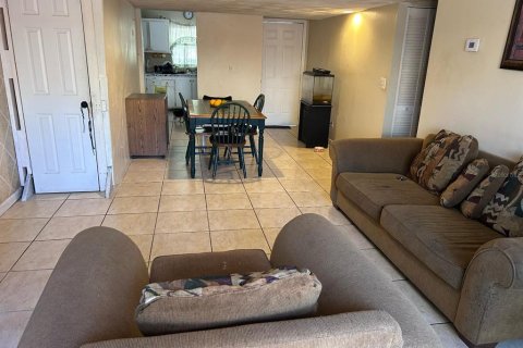 Touwnhouse à vendre à West Palm Beach, Floride: 2 chambres, 99.68 m2 № 1910248 - photo 3