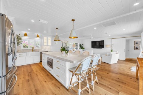 House in Tequesta, Florida 4 bedrooms, 172.61 sq.m. № 2250291 - photo 6
