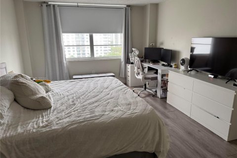 Снять в аренду кондоминиум в Авентура, Флорида 2 спальни, 113.34м2, № 2046948 - фото 8