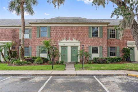 Condo in Casselberry, Florida, 2 bedrooms  № 2238207