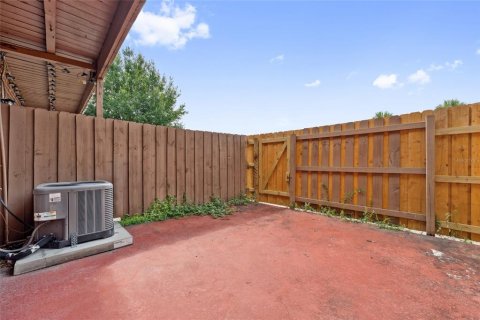Condo in Casselberry, Florida, 2 bedrooms  № 2238207 - photo 11